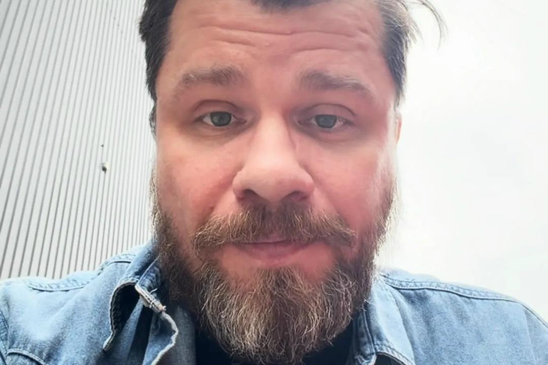 «Я его перенес»: Гарик Харламов язвительно отреагировал на скандал из-за конкуренции фильмов «Человек-паук» и «Колобок» 😆