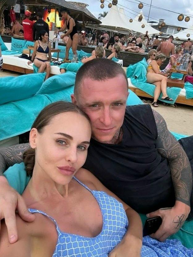 👶41-летняя Надежда Санько, жена Павла Мамаева, заявила о готовности стать мамой в четвёртый раз — несмотря на то, что у пары уже растут трое сыновей