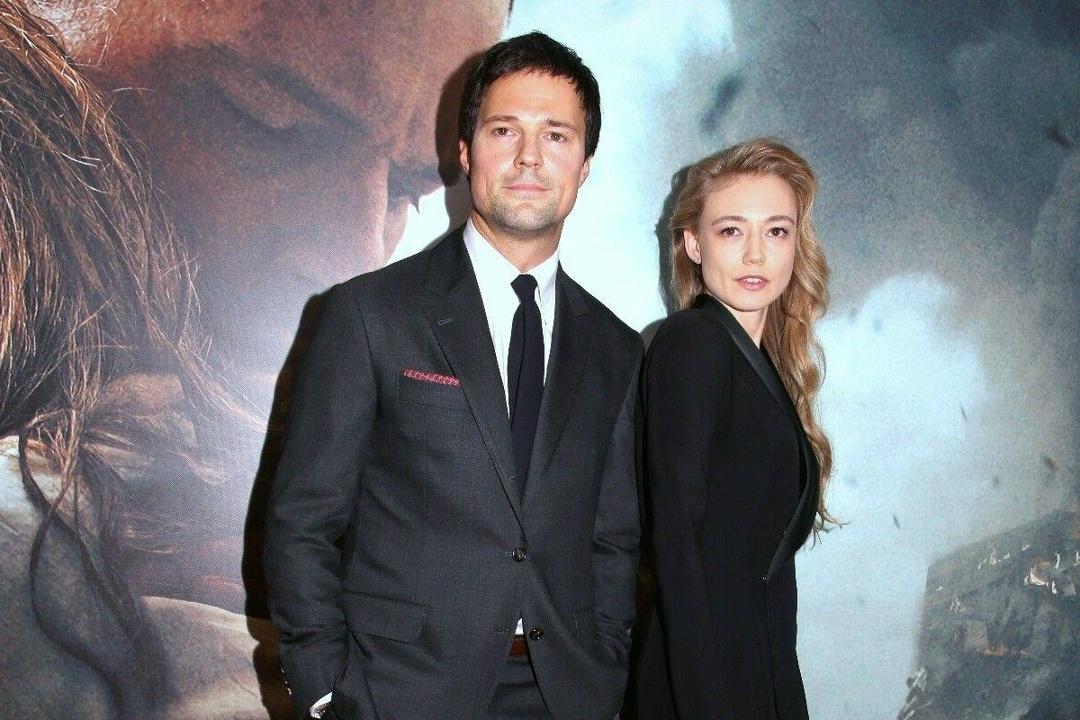 Слух дня: 39-летняя Оксана Акиньшина беременна от Данилы Козловского. Как рассказал источник , Оксана должна родить примерно в конце мая. 😉