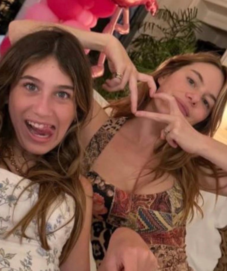 В сети появилось редкое фото младшей дочери миллиардера Романа Абрамовича и его бывшей жены Даши Жуковой