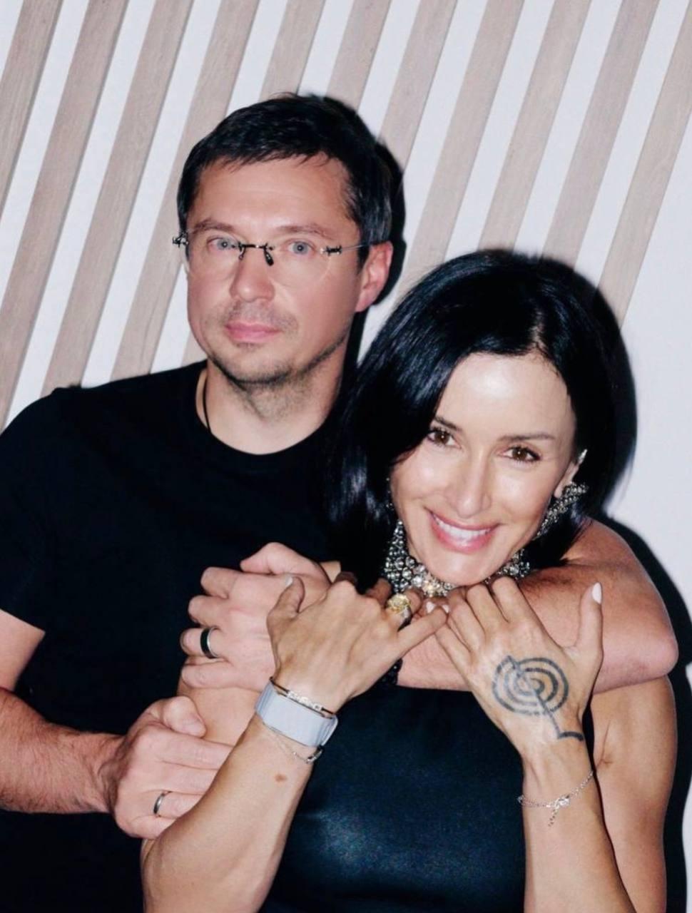 Тина Канделаки поделилась редким фото со своим мужем💔