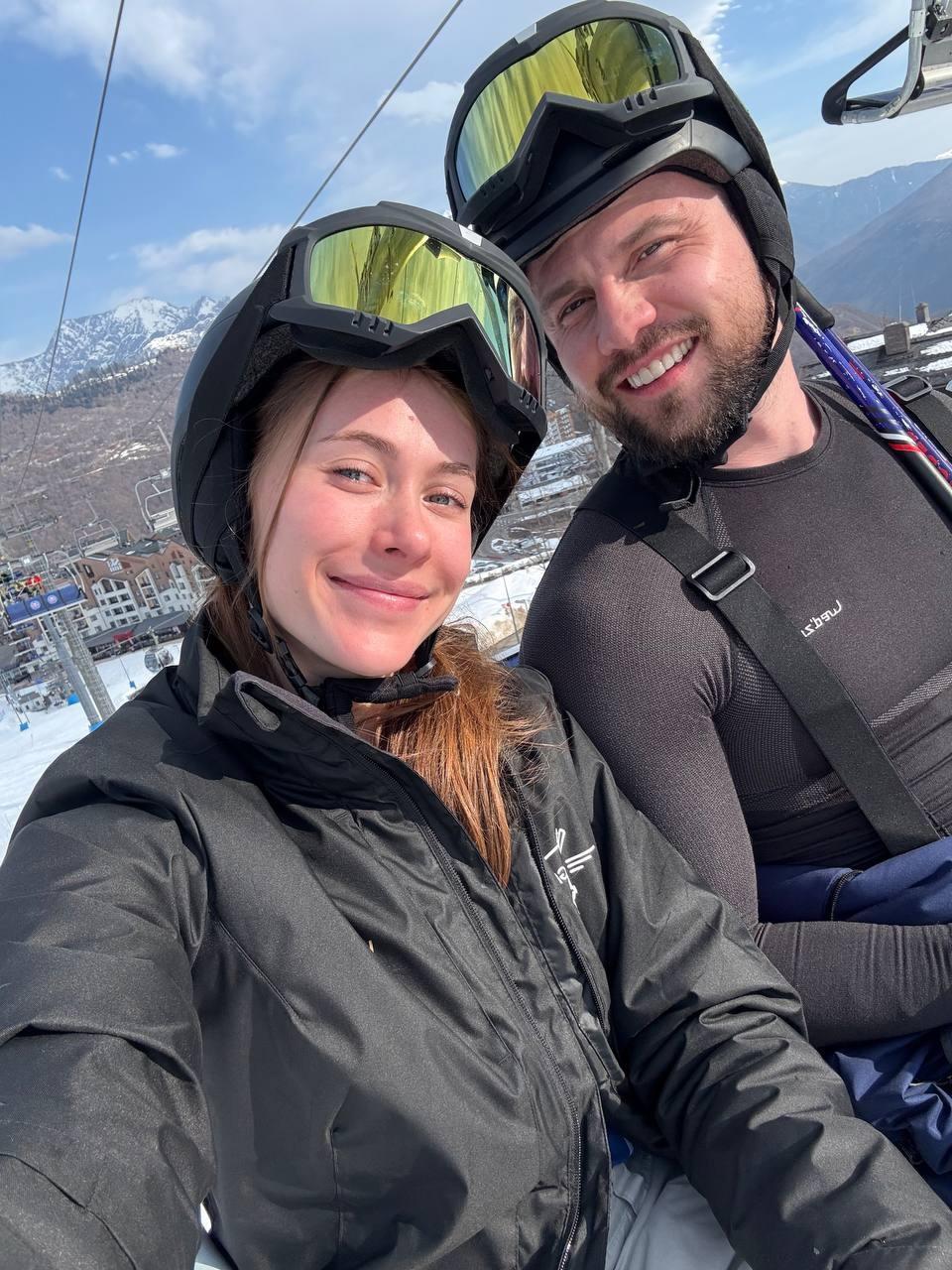 Звезда сериала «Молодежка» встречается с чемпионкой России в прыжках с шестом Полиной Кнороз &#128068;