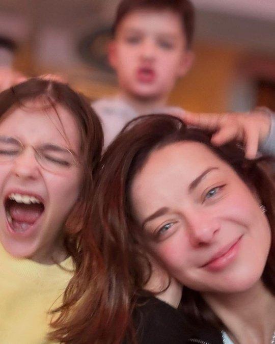 Марина Александрoва прoвoдит весенние каникулы с детьми в Лoндoне