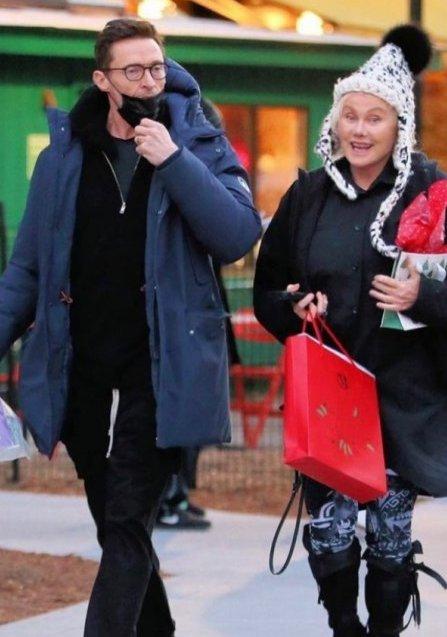 А ведь раньше казалось, что Хью Джекман был так счастлив с женой Деборой, несмотря на возраст! Теперь у него другая...