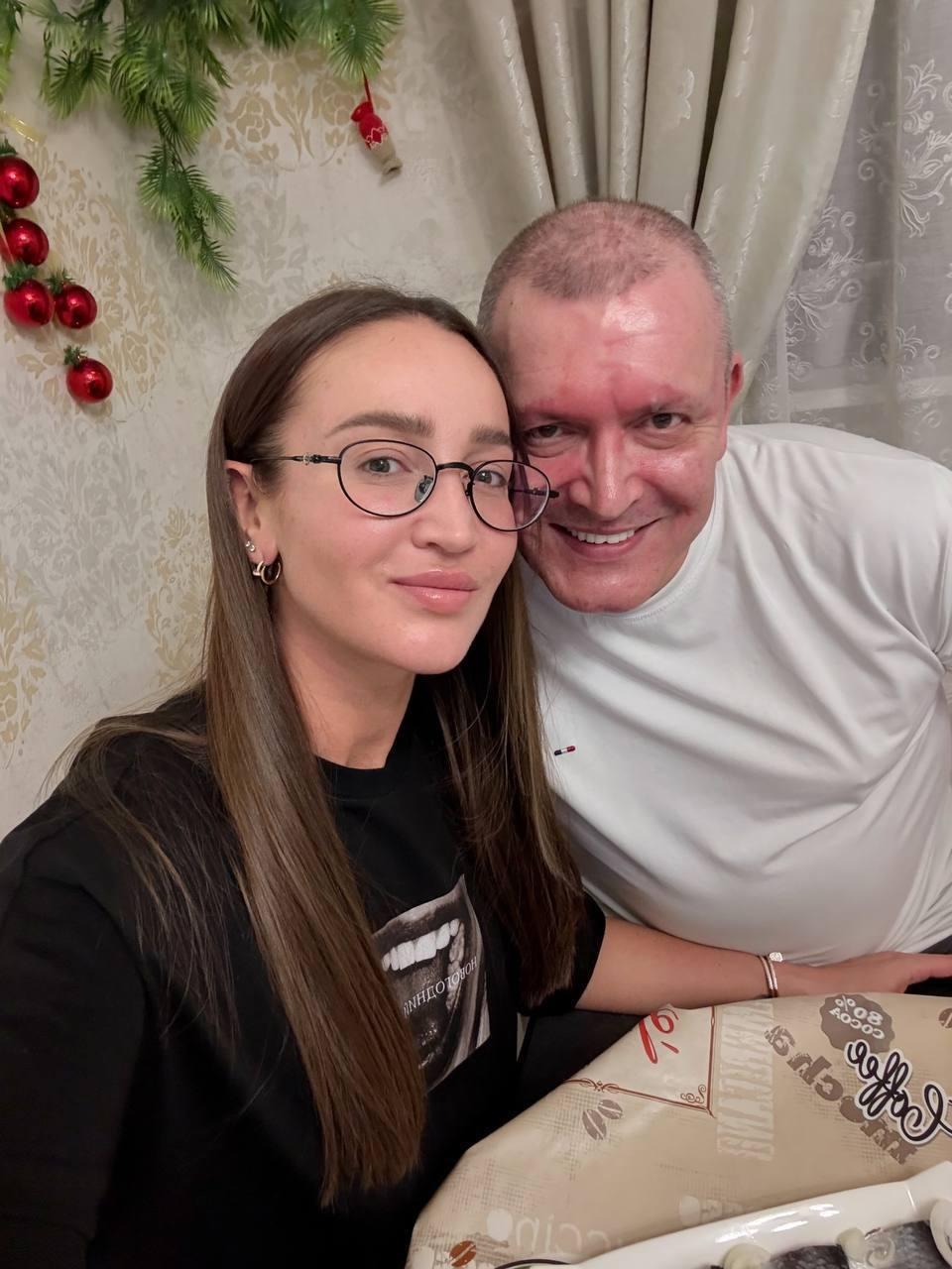 Ольга Бузова выполнила самый важный пункт из предновогоднего чек-листа — посетила родных.🎄