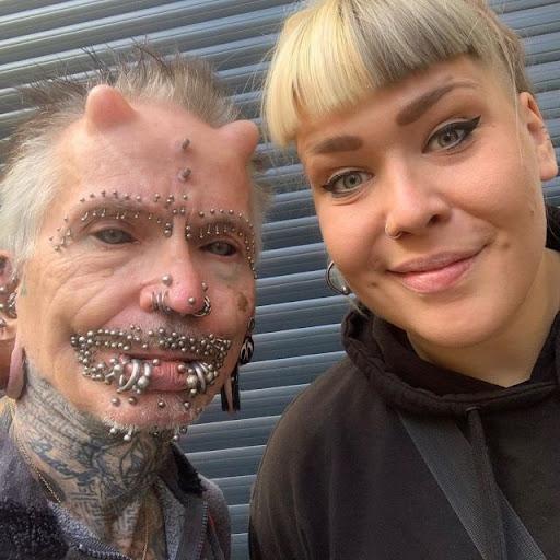 &#128520; Немец с рогами: Рольф Бухгольц и его экстремальный бодимод