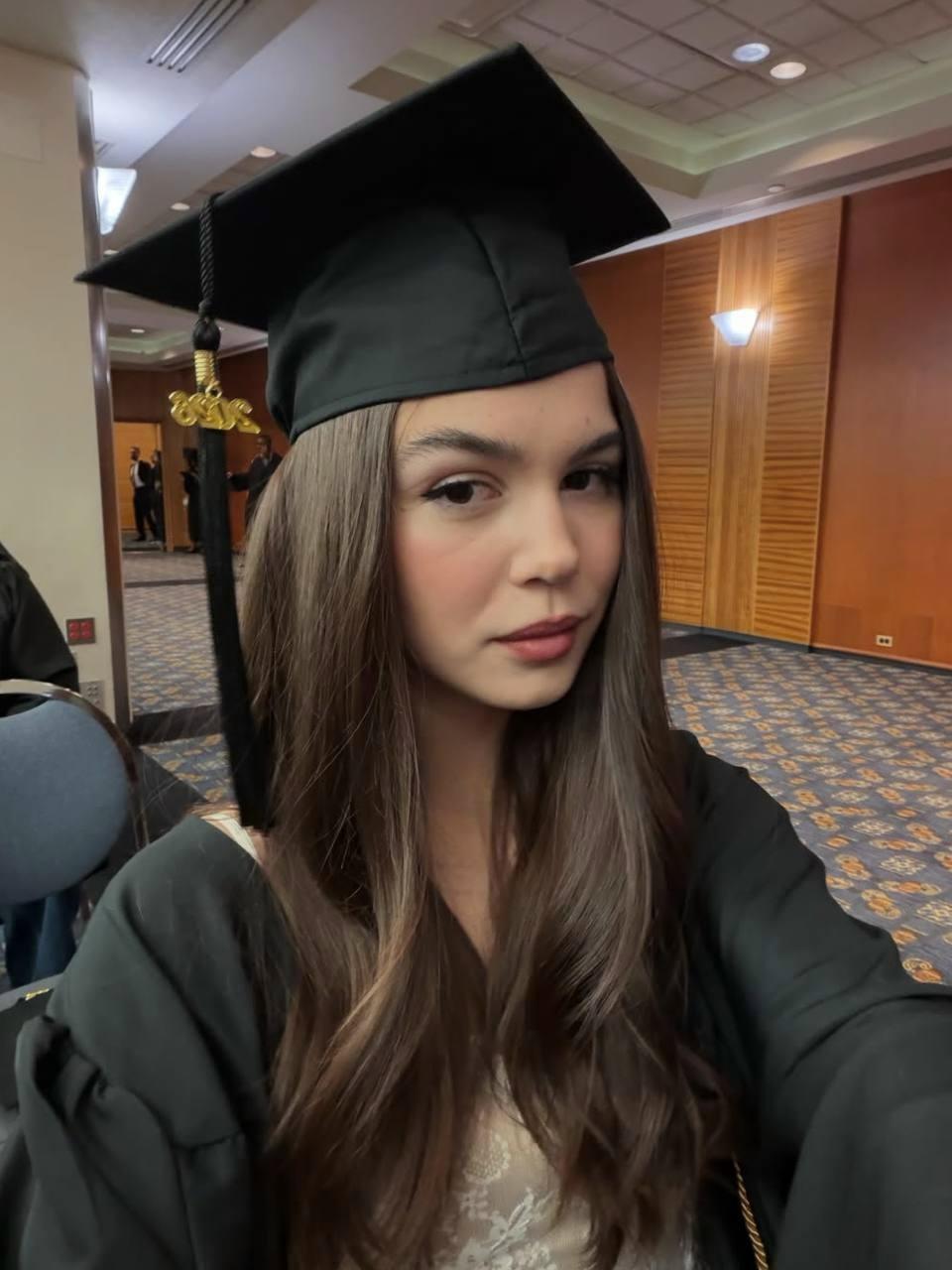 21-летняя дочь Анны Седоковой Алина закончила университет с отличием 😊