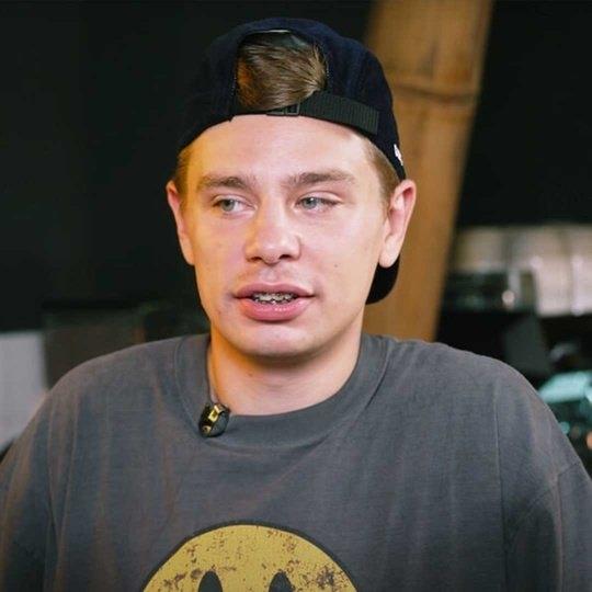 Комик Сергей Орлов ушёл со съёмок в ярости после того, как услышал шутку про свою падчерицу Олесю.
