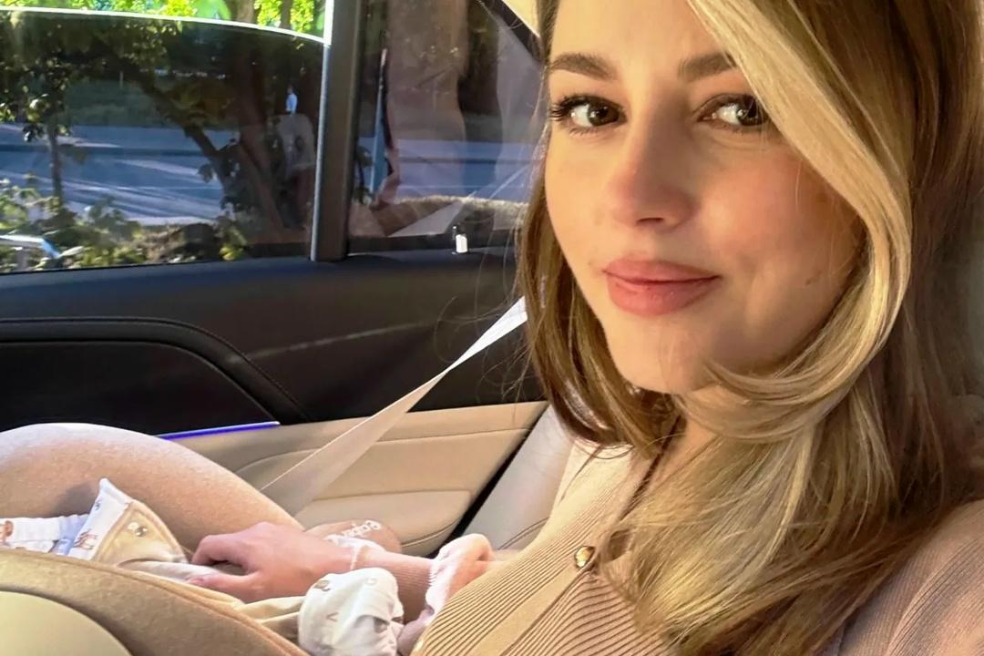 Анна Михайловская раскрыла пол и имя второго ребенка, которого родила 3 июня 😉