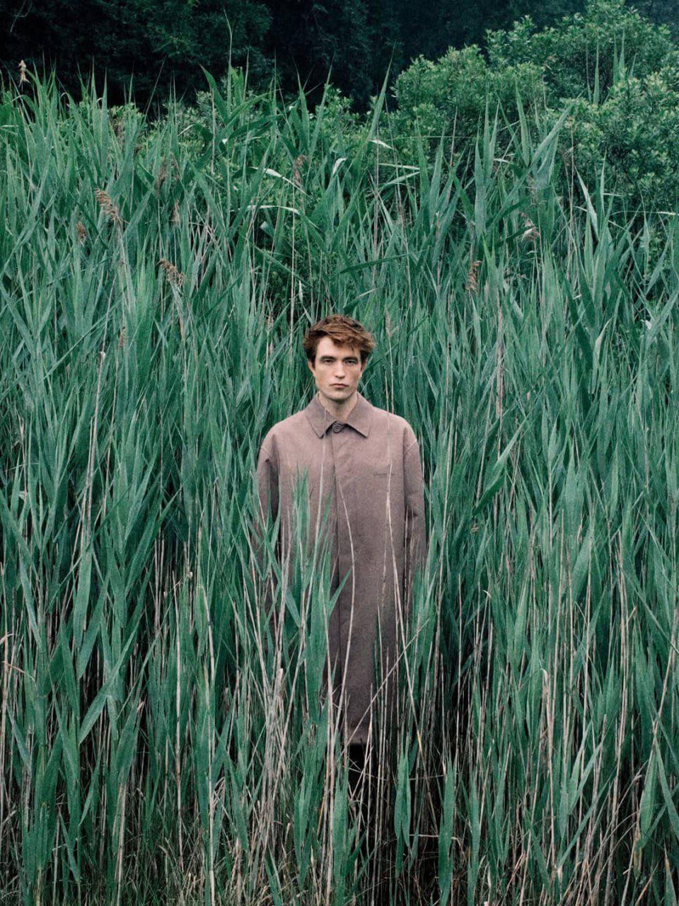 Сначала такие «мужской депрессии не существует», а потом стоят так в траве три часа