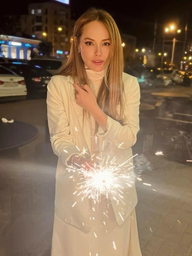 Зоя Бербер — 38-летняя популярная актриса российского кино, прославившаяся после роли Леры в сериале «Реальные пацаны»&#128527;.