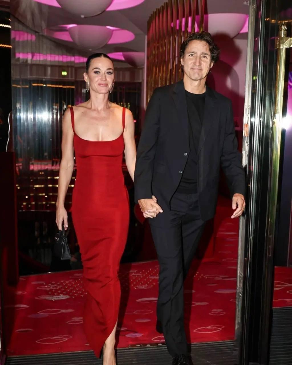 Похож на бывшего