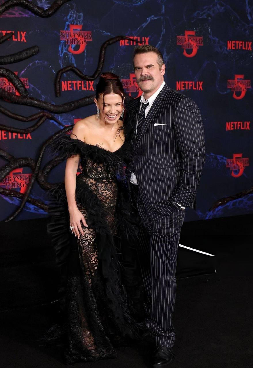 Милли Бобби Браун и Дэвид Харбор помирились после скандала о «издевательствах и преследованиях» &#128148;