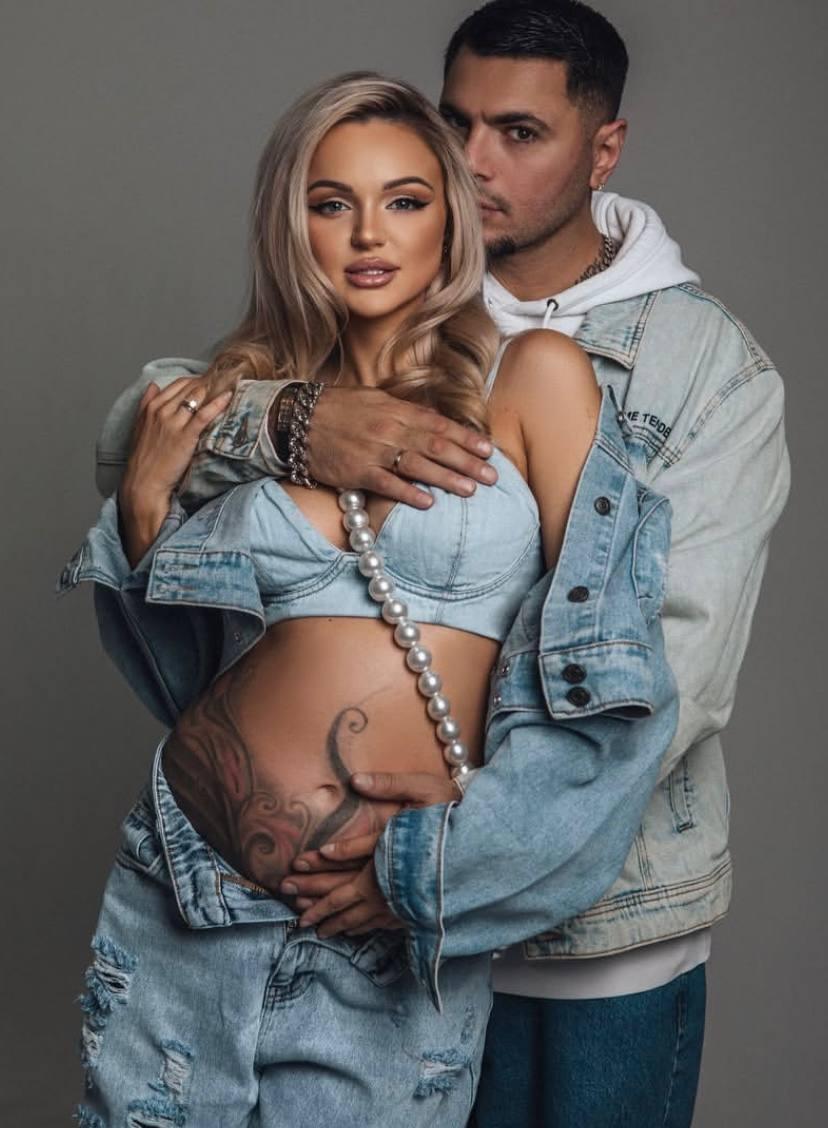 ОН СЧАСТЛИВ &#128591; Рэпер Птаха (Давид Нуриев) готовится стать отцом в третий раз. Об этом он объявил вместе с женой в социальных сетях.