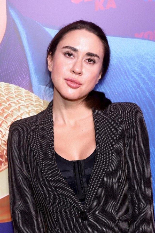 Татьяна Плаксина закрепляет за собой статус успешного современного художника: её последние работы «ушли с молотка» за внушительные полмиллиона рублей каждая