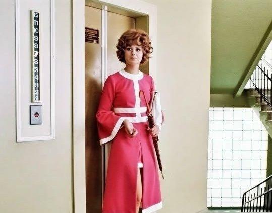 Знаете ли вы, кто создал наряды для Зиночки из комедии Гайдая?