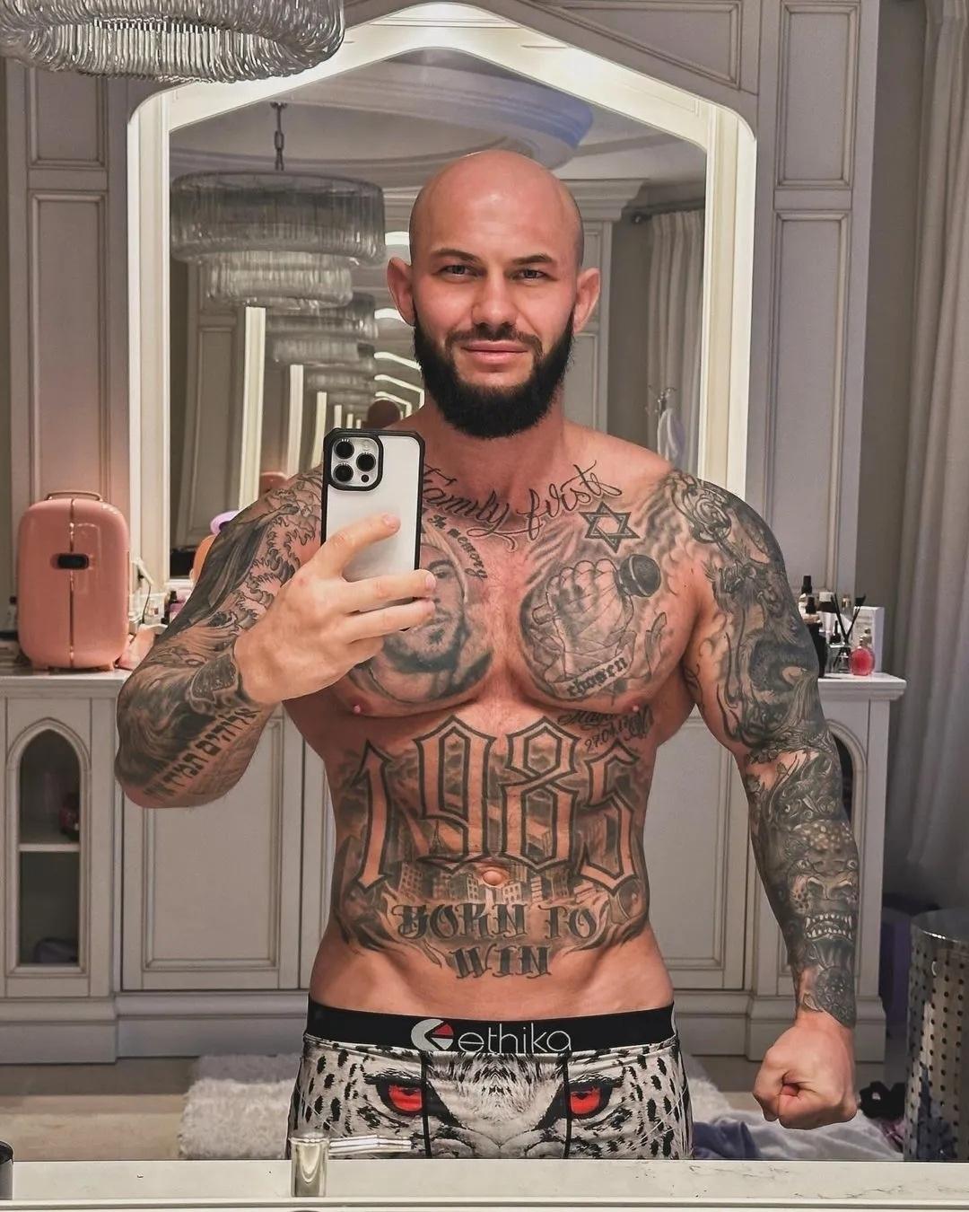 "Озверел, когда увидел документ о разводе" 😩 Расстование самой популярной пары соцсетей перешёл в горячую фазу: Джиган устроил потасовку с секьюрити Самойловой.