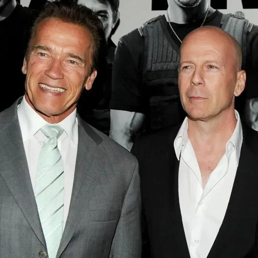 ДЕРЖИСЬ, СТАРИЧОК! Арнольд Шварценеггер выразил поддержку Брюсу Уиллису, который завершил кинокарьеру из-за болезни, назвав его великим актёром и хорошим человеком
