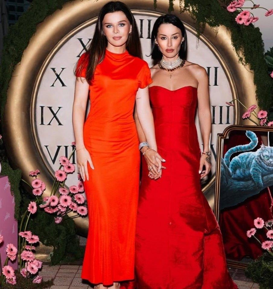 "Самые красивые женщины вырастают из дочерей": Тина Канделаки и 25-летняя Мелания покорили публику &#128513;