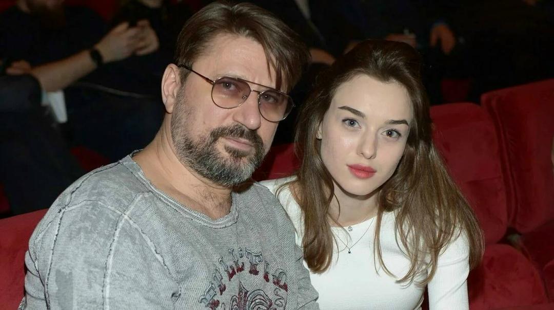 Жена Виктора Логинова Мария Гуськова простила его за измены и абьюз 😅