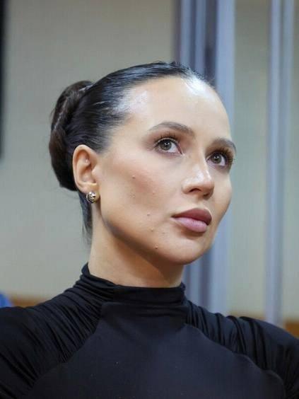 Онкобольная Лерчек выставила на продажу своё свадебное платье