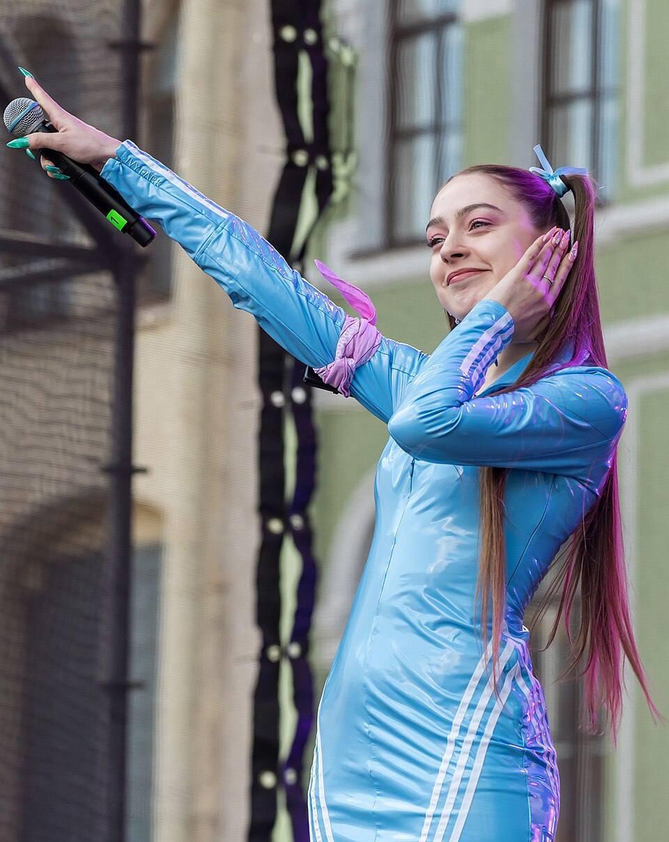 Мэйби Бэйби внесли в список нежелательных артистов