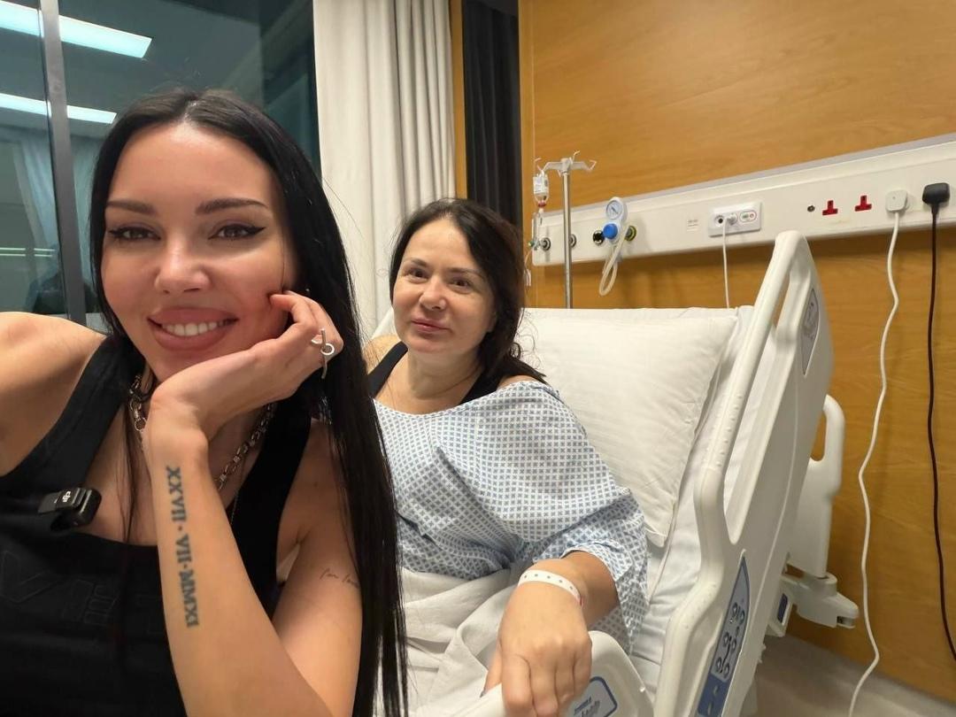 Мама Оксаны Самойловой перенесла операцию