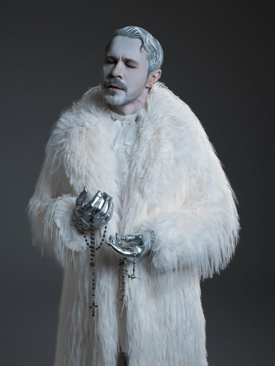 Ничего такого, просто Павел Деревянко в "снежной" фотосессии ❄ Как оценим