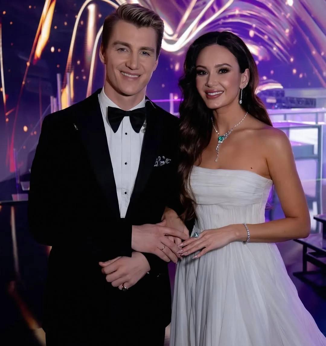 И СЮДА ВЛЕЗЛА! Ксения Собчак назвала фиктивным брак Алексея Воробьёва и оперной дивы Аиды Гарифуллиной.