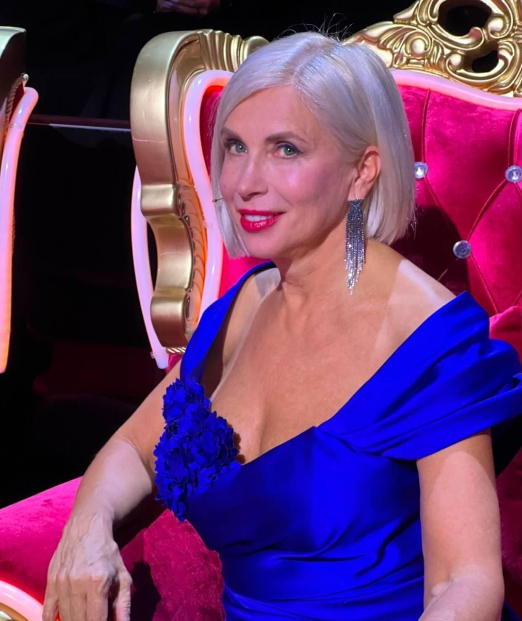 Алена Свиридова впервые стала бабушкой и показала внучку. Исполнительница хита «Розовый фламинго» отправилась в Канаду к старшему сыну Василию, чтобы встретиться с малышкой.😜