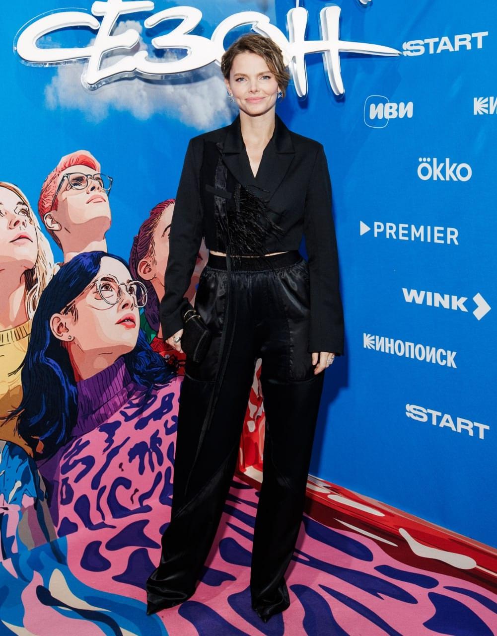 Елизавета Боярская, которую недавно подозревали в третьей беременности, появилась на кинофестивале "Новый сезон" в Сочи&#128064; Как вам образ?