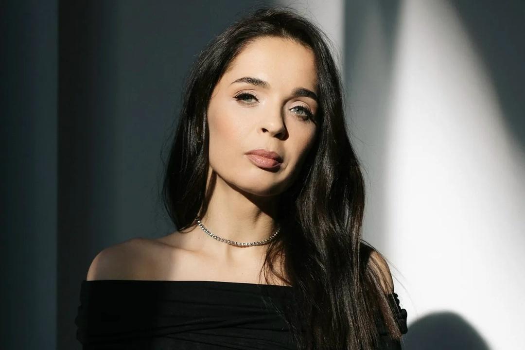 «Измены, кражи, абьюз»: Юлия Ахмедова призналась, что у нее никогда не было здоровых отношений 💔