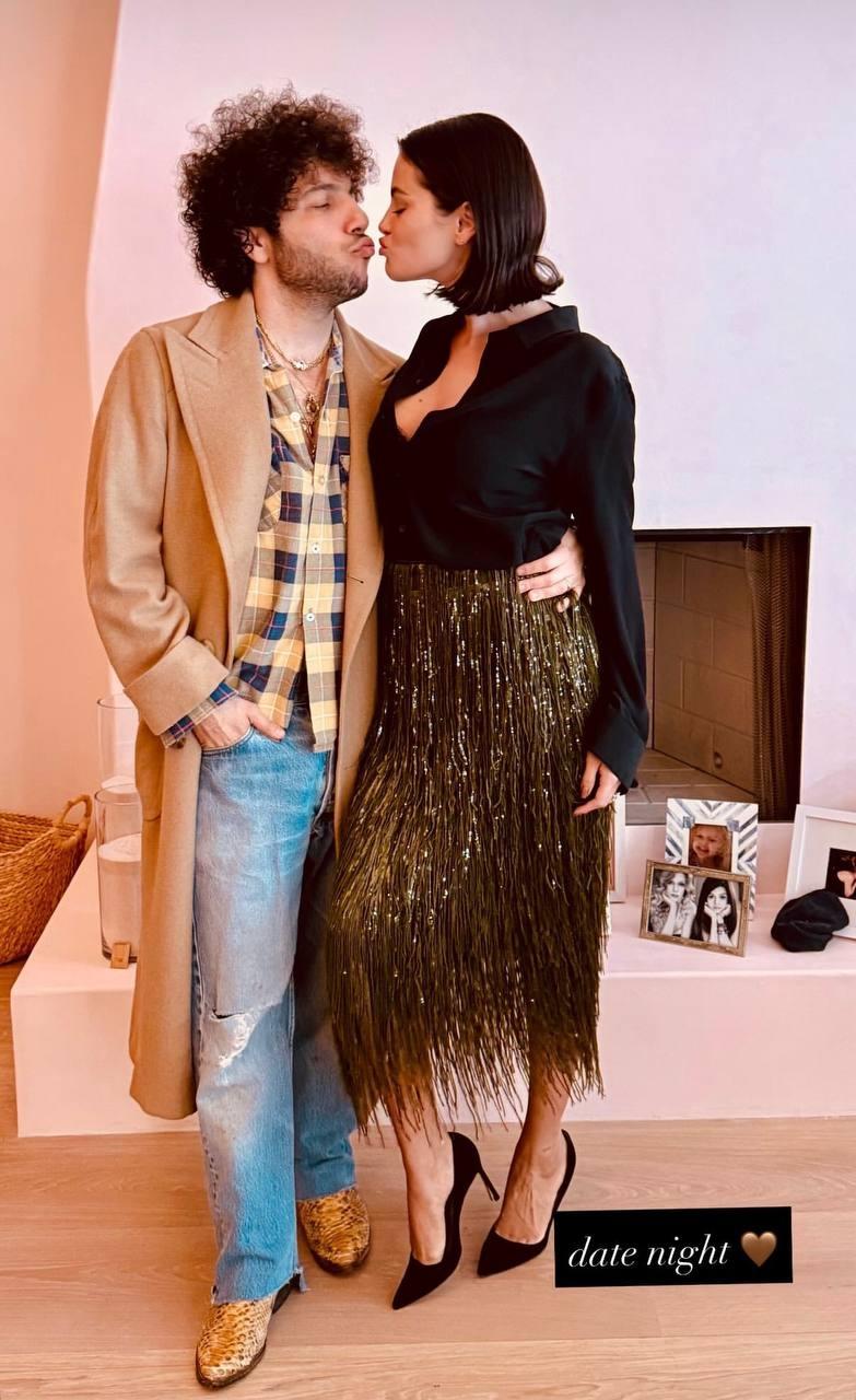 Островок стабильности на сегодня — Селена Гомес и Бенни Бланко.