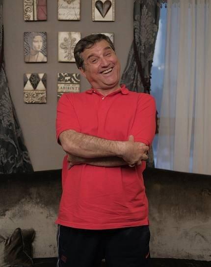 Отар Кушанашвили считает, что Дима Билан начинает вести себя как Лариса Долина. Журналист раскритиковал певца за минувший концерт и поведение за кулисами.