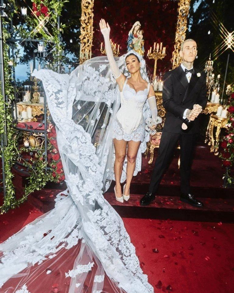 💍 Свадьба Кортни Кардашьян и Трэвиса Баркера: готика, роскошь и немного эпатажа