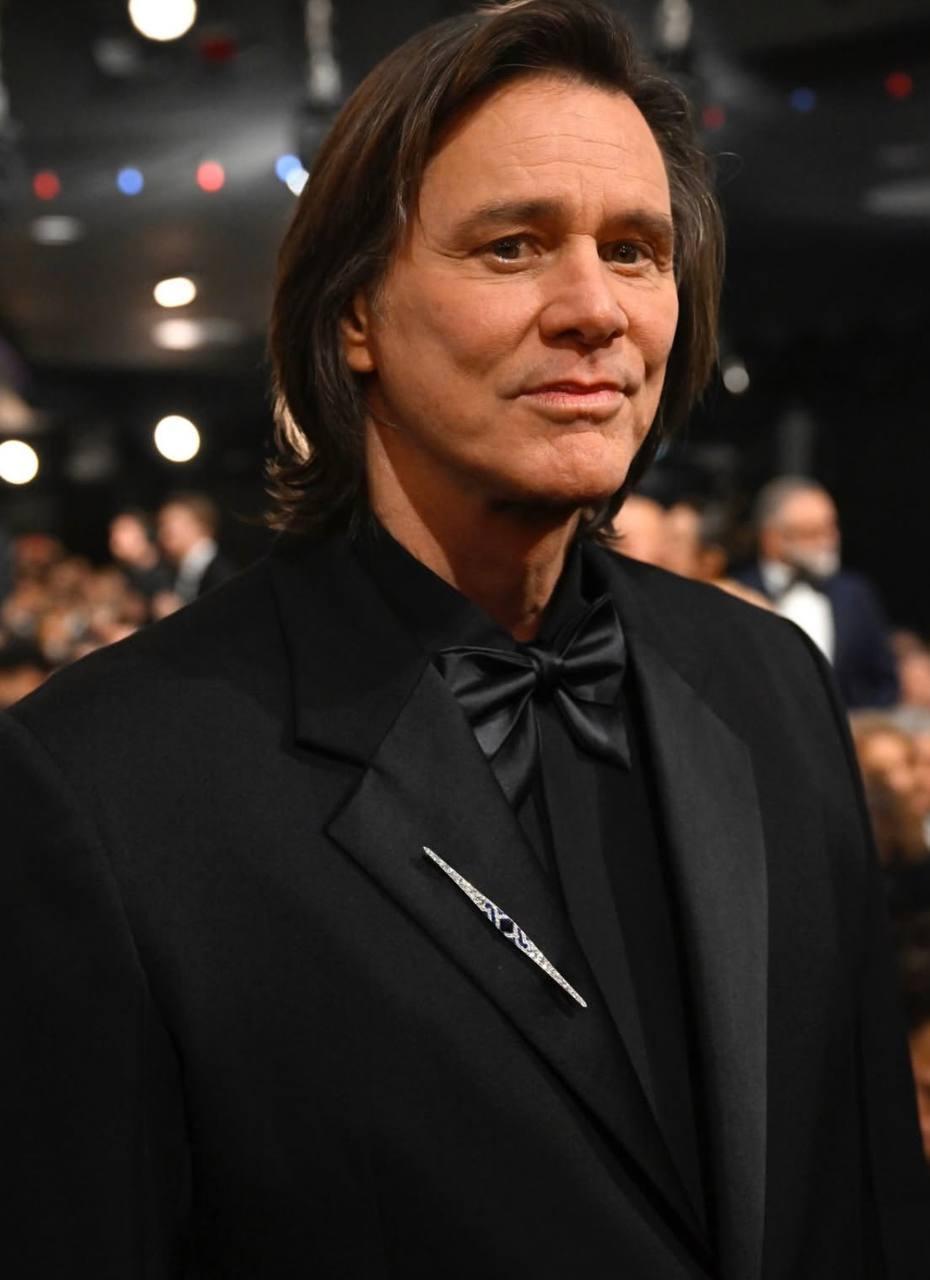 Джим Керри удивил фанатов своим преображением 😏