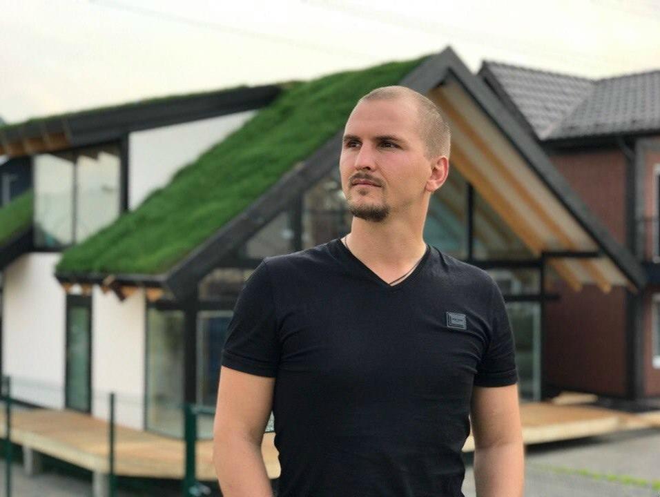 Блогера Сергея Домогацкого, втянувшего Ларису Гузееву в скандал с виллами на Бали, признали банкротом 😐