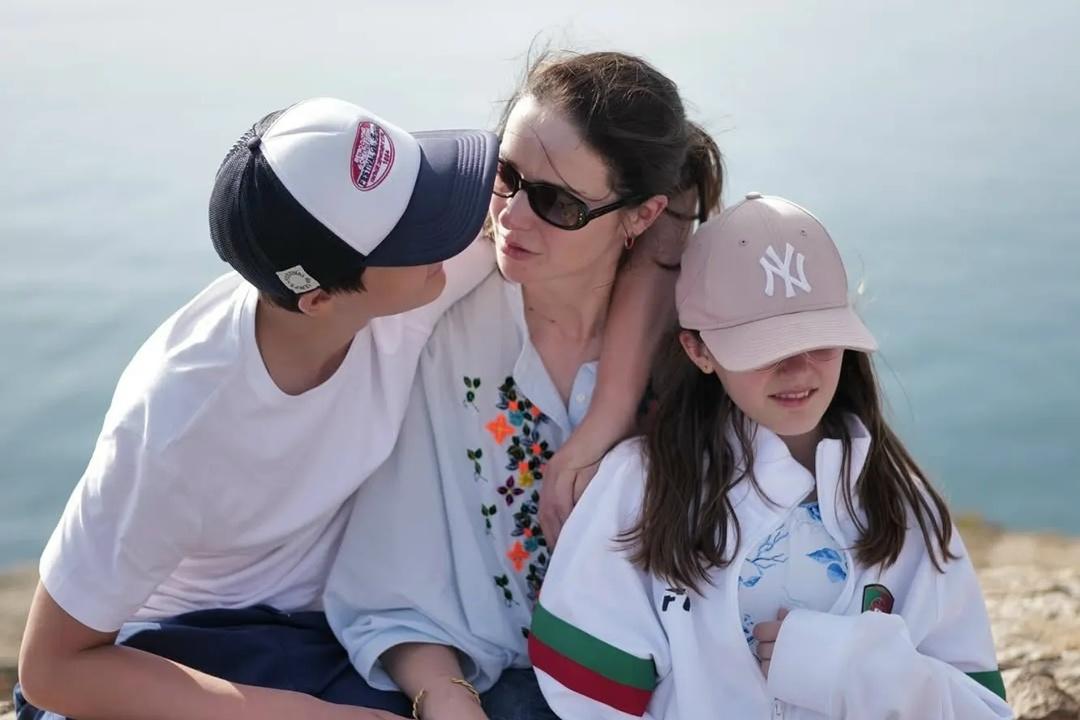 «Мы с мужем наблюдаем взрыв метеорита и звезды»: Марина Александрова пожаловалась на сына и дочь 😅