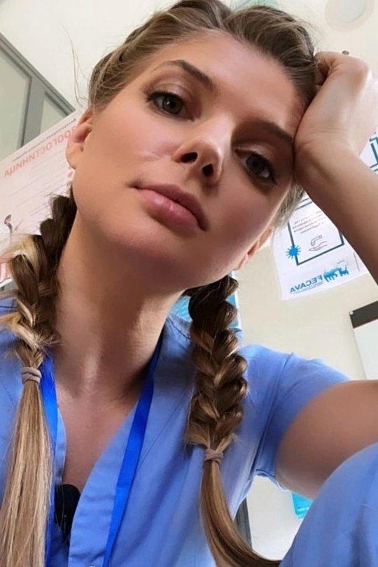 Не все знают, но Анастасия Задорожная кардинально изменила свою жизнь — она ушла из мира сцены и музыки, чтобы посвятить себя добру 🐾