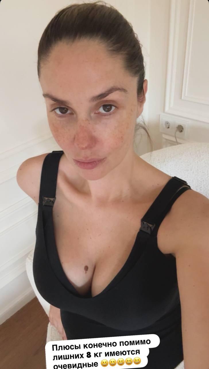 Счастлива мамочка &#9786; Агата Муцениеце показала первый снимок после рождения третьего ребенка.