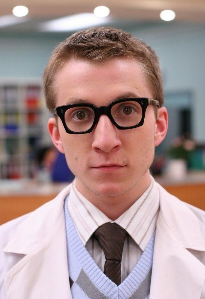 История Дмитрия Шаракоиса стала ярким примером того, как медийная личность может начать жизнь с чистого листа в чужой стране без гроша в кармане