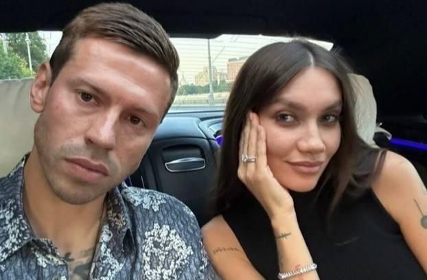 ОСУЖДАЕМ, ДЕВОЧКИ? Фёдор Смолов настоял на брачном договоре с Кариной Истоминой