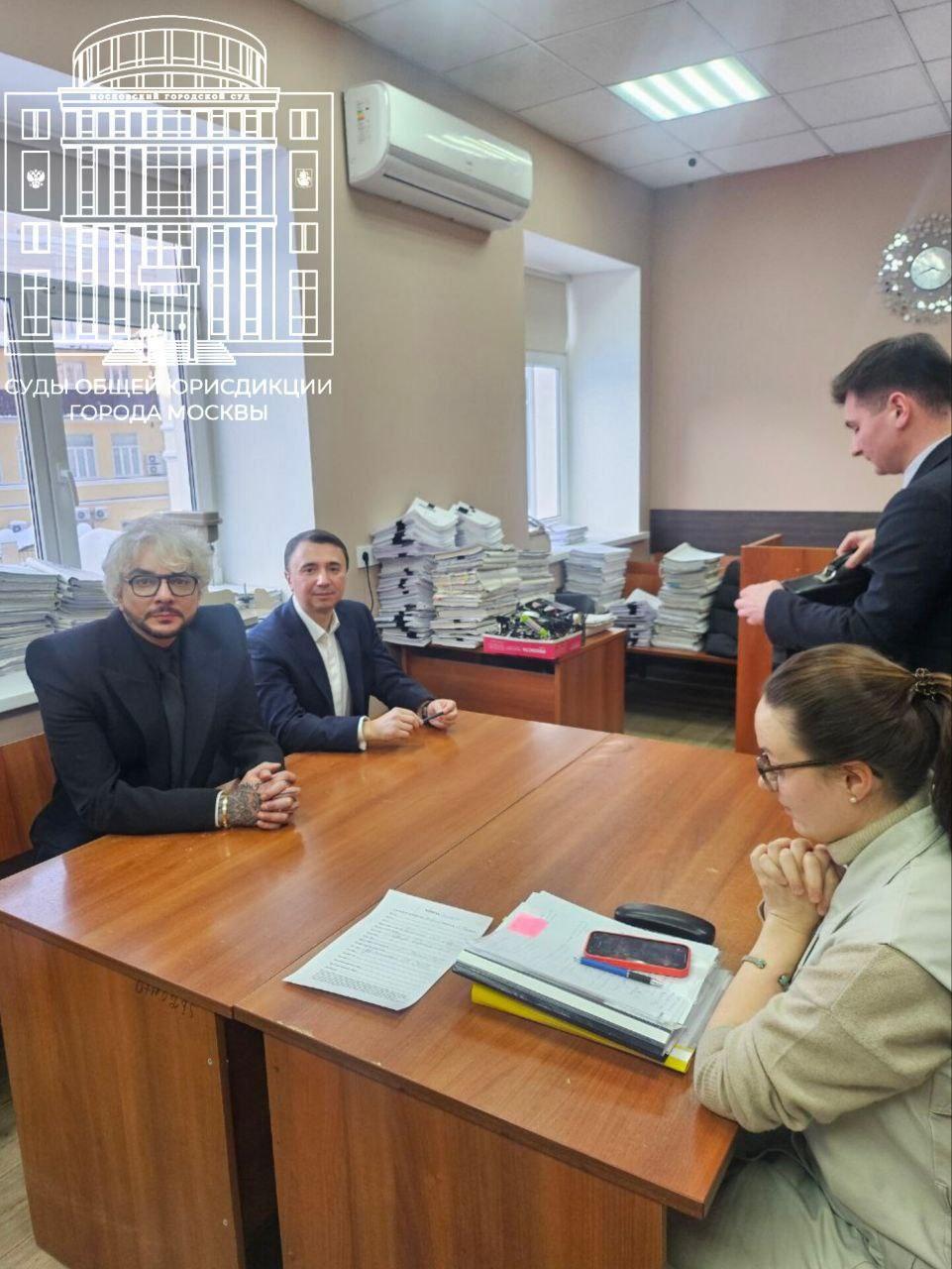 Я/МЫ Филипп Киркоров под конец рабочего дня😁