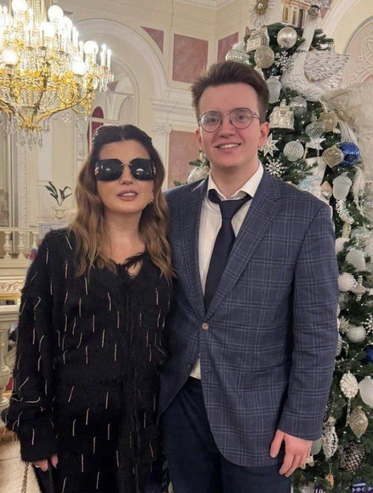 Очень красивая Диана Гурцкая выбралась на «Щелкунчика»