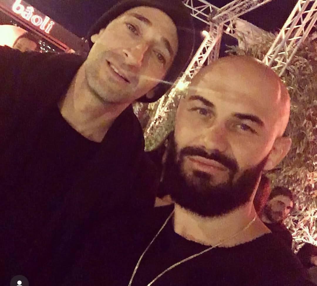 Джиган залетел в последний вагон с трендом, посвященным 2016 году.😅