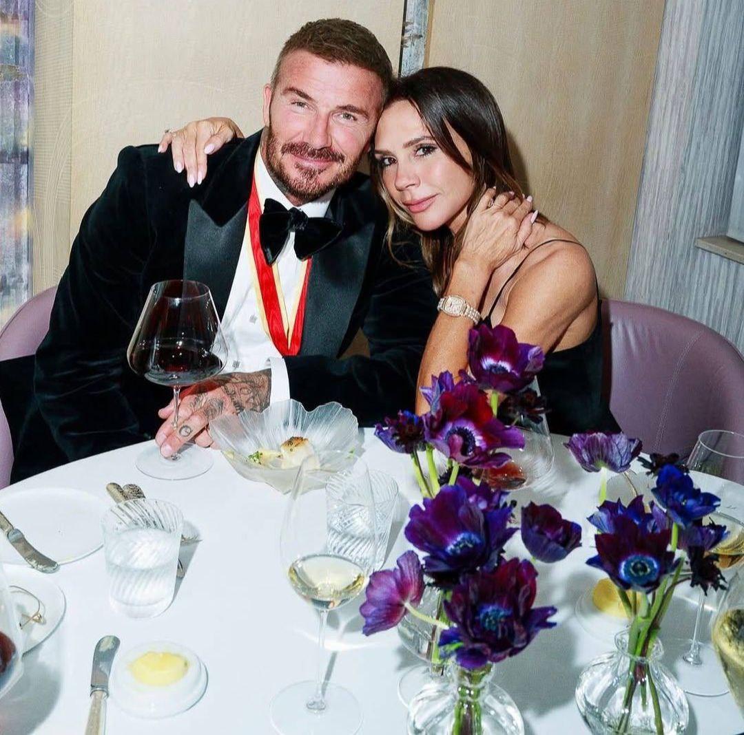 Виктория Бекхэм забыла отфотошопить бабушкину кисть