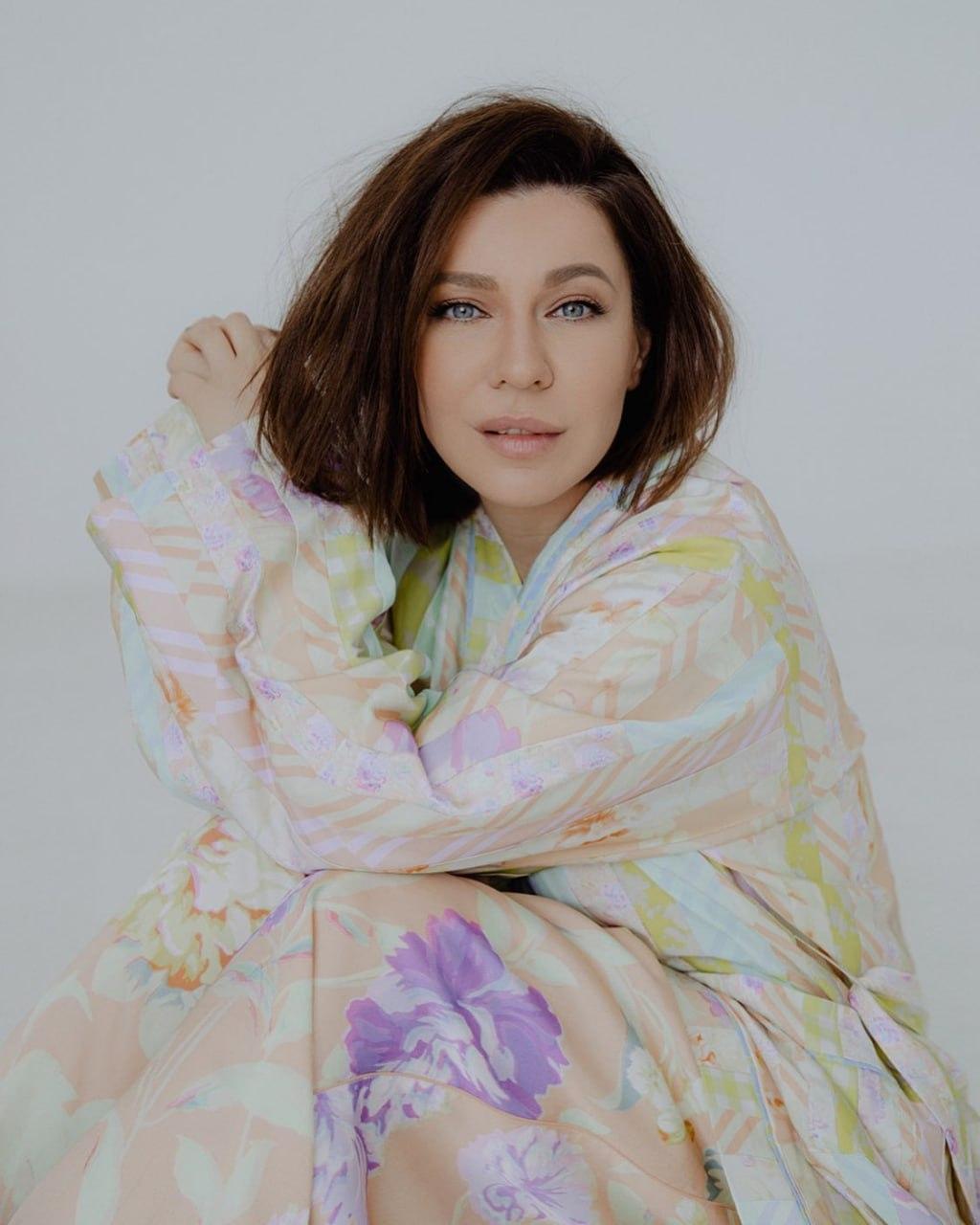 Ёлка, по слухам, получила российское гражданство