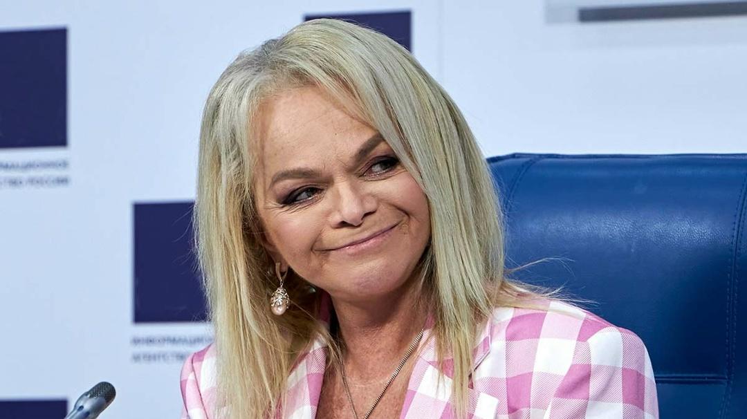 Квартира Ларисы Долиной — все. Ключи от бывшей недвижимости артистки официально передали новой владелице Полине Лурье.