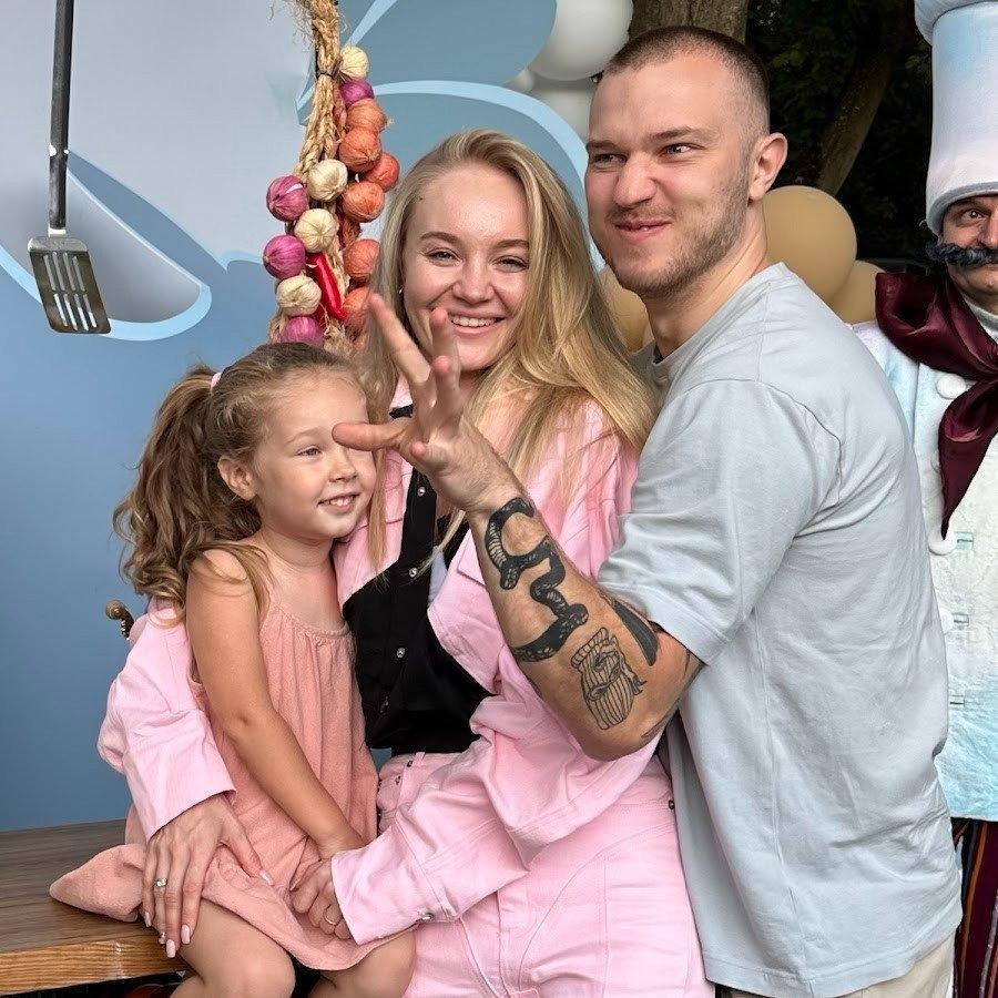 «ГОРЖУСЬ СВОИМИ ИЗМЕНАМИ» — Папа Коля, муж Марины, признался, что изменял ей, потому что, по его словам, она «запустила себя» 😅