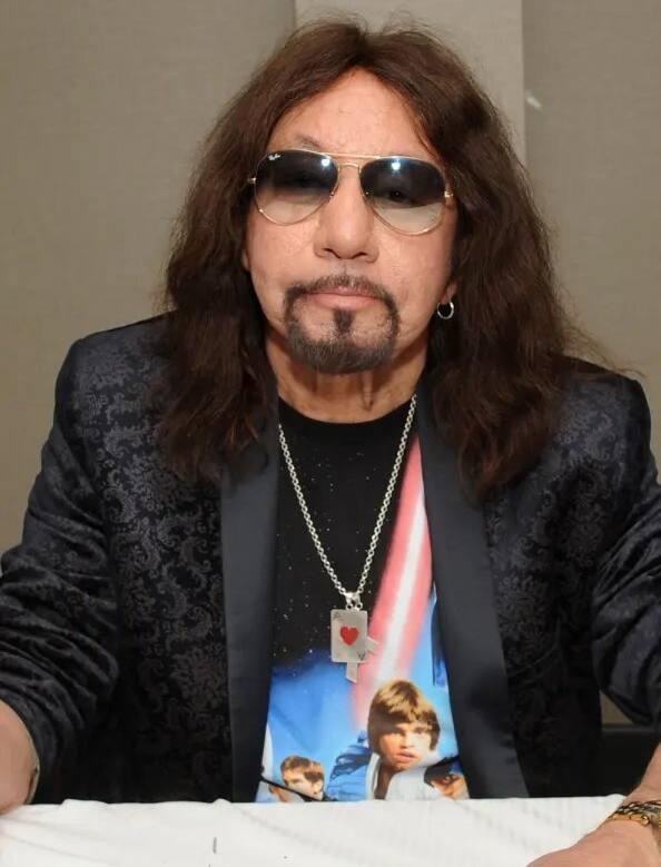 Не стало участника рок-группы Kiss «космического Эйса» Пола Дэниела